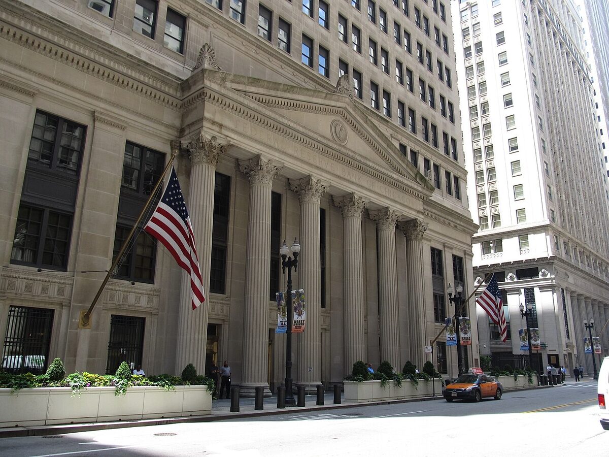 dot com bubble monetary policy dilemma Federal Reserve Monetary Policy